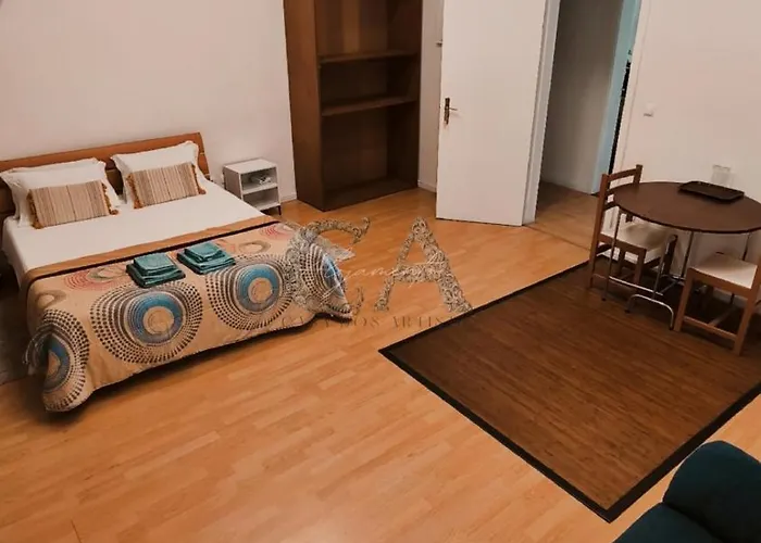 Проживание в семье Casa Dos Artistas Визеу