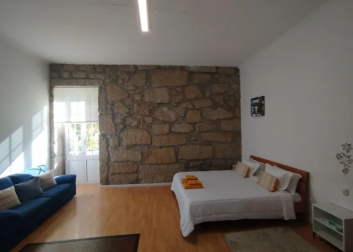 Проживание в семье Casa Dos Artistas *